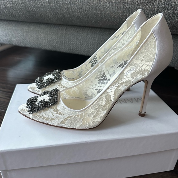 Authentic White Lace Manolo Blanhnik - Picture 5 of 6